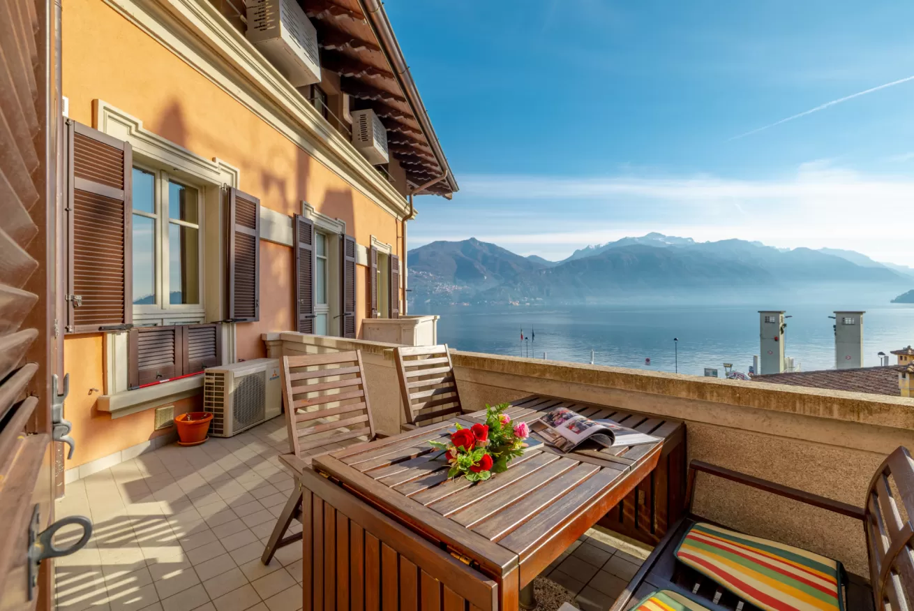 Lakefront Apartment on Lake Como | Apartment Julia, By The Harbour With Lake View Menaggio, Como Lake | Julia 20